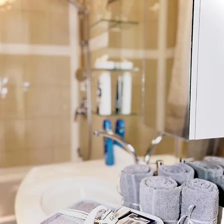 Diamond Lux Apartment *